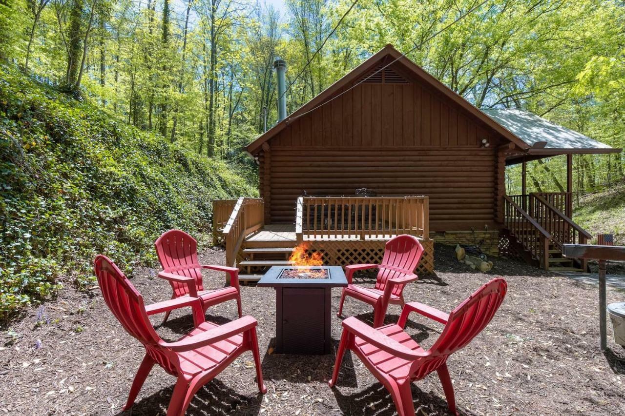 Log Cabin! 1Mile From The Action! Private Lane! Hot Tub! Pool Table! Villa Pigeon Forge Eksteriør billede